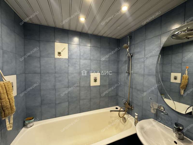 двухкомнатная квартира на улице Маршала Казакова дом 7