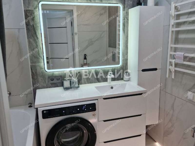 двухкомнатная квартира на улице Ванеева дом 104 к2