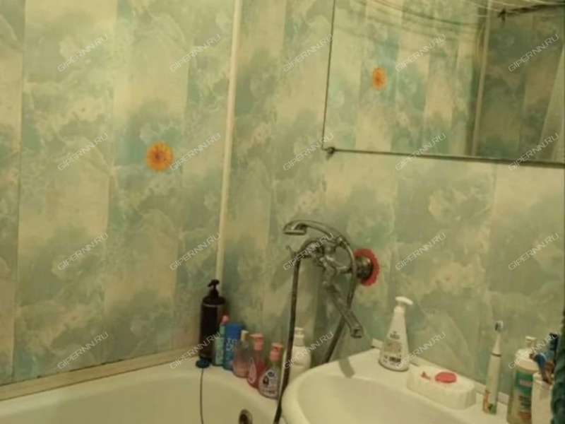 двухкомнатная квартира на улице Строкина дом 10