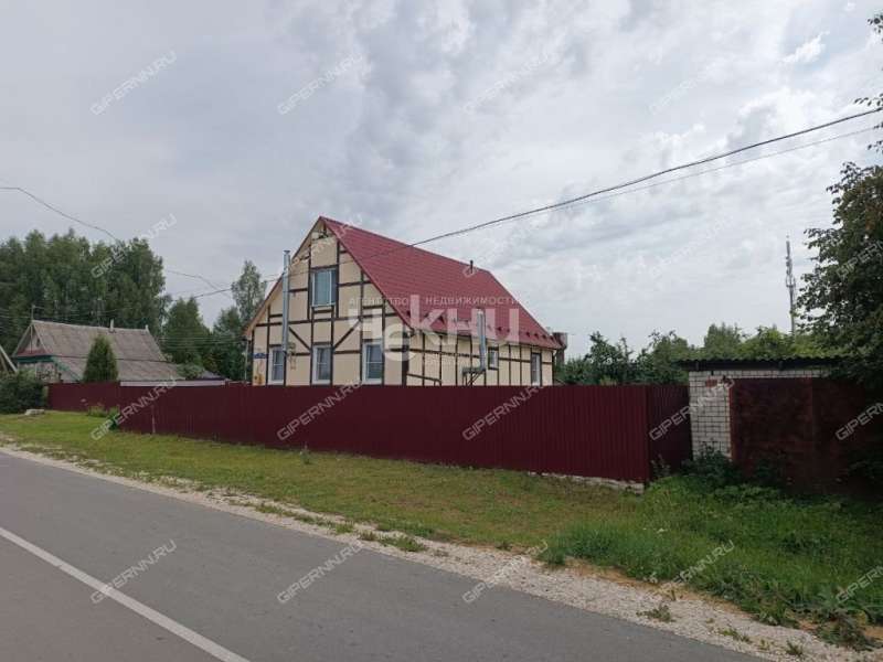 дом на Центральная село Белое