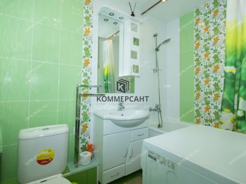 4-komnatnaya-ul-molitovskaya-d-2 фото