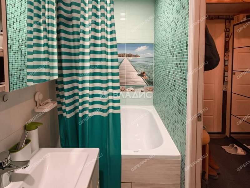 четырёхкомнатная квартира на Артельной улице дом 10А