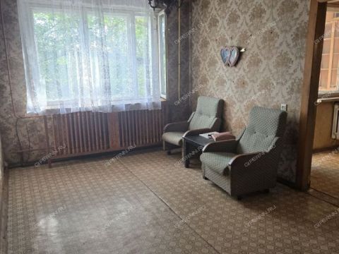 3-komnatnaya-ul-strokina-d-3a фото