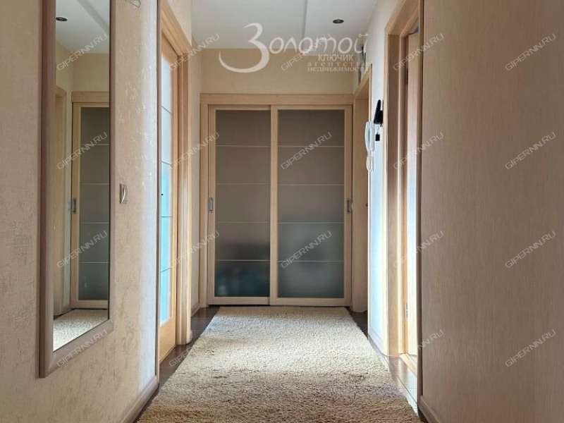 четырёхкомнатная квартира на улице Юлиуса Фучика дом 7