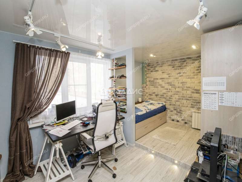 трёхкомнатная квартира на улице Карла Маркса дом 52