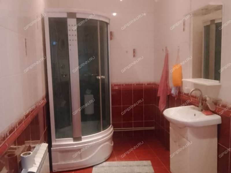 здание под недвижимость под гостиничный бизнес, недвижимость под медицинские учреждения на улице Свердлова город Балахна