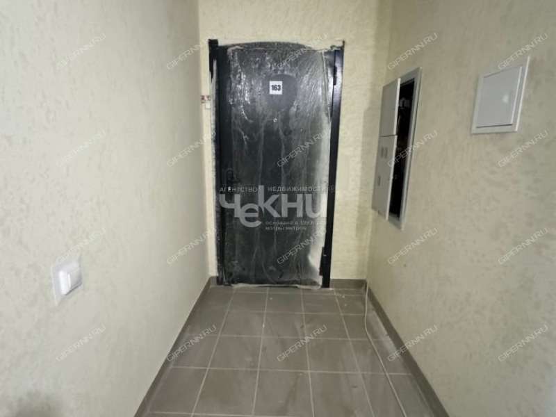 трёхкомнатная квартира на Полтавской улице дом 15