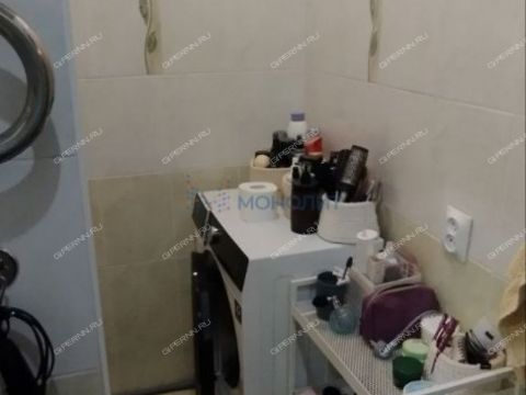 2-komnatnaya-ul-vyatskaya-d-1 фото