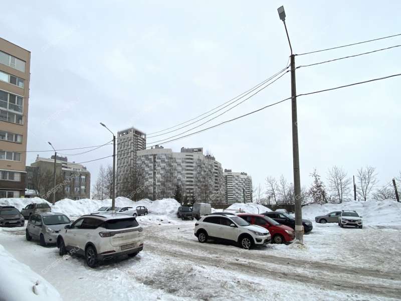 трёхкомнатная квартира на Студенческой улице дом 12