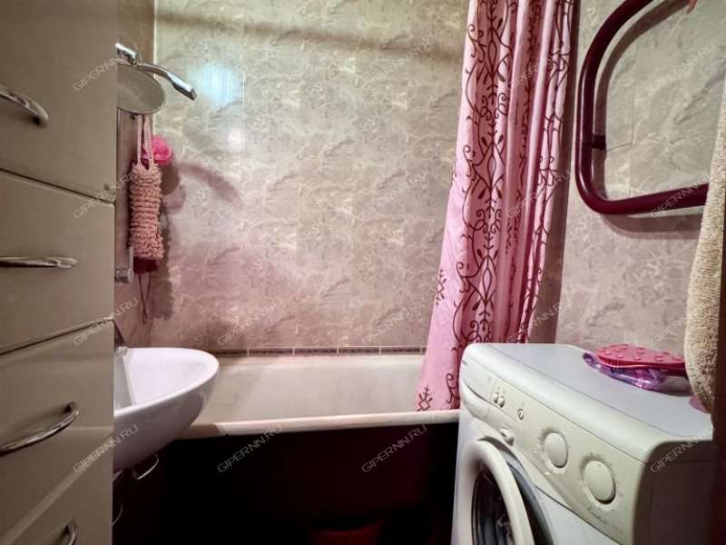 трёхкомнатная квартира на улице Строкина дом 19