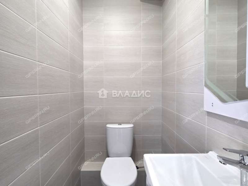 здание под офис, торговую площадь на улице Ларина