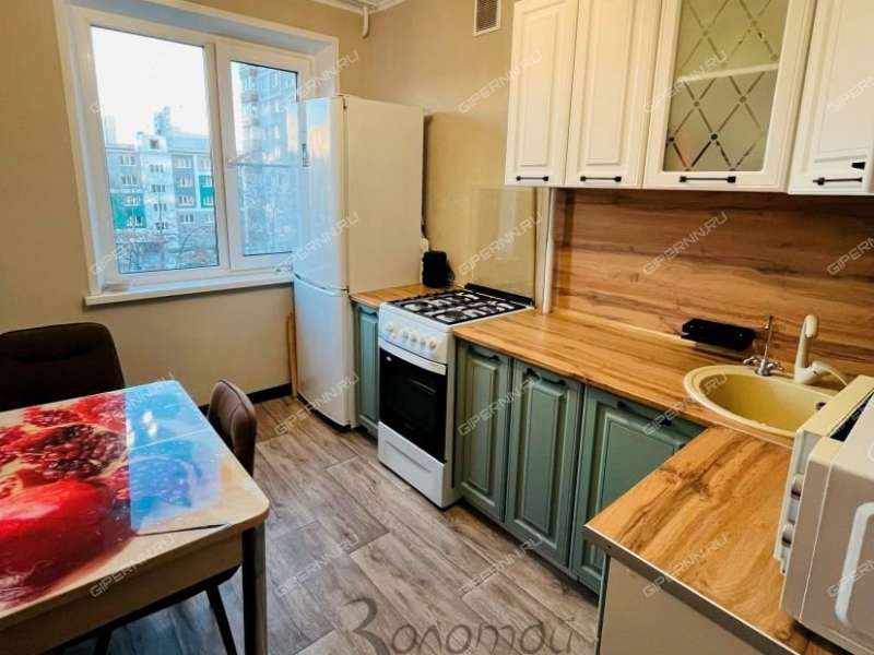 трёхкомнатная квартира на улице Челюскинцев дом 15