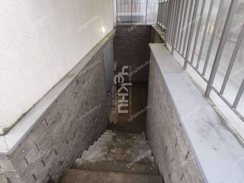 помещение под коммерческую недвижимость на Артельной улице