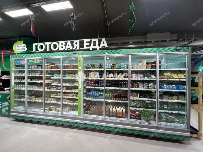 здание под торговую площадь на Кооперативной улице рабочий посёлок Сява