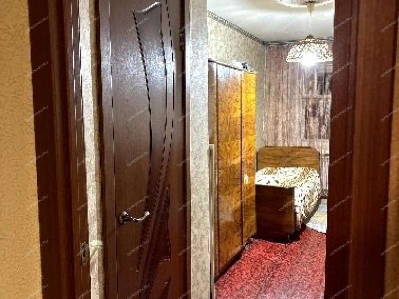 трёхкомнатная квартира на улице Космонавта Комарова дом 16а