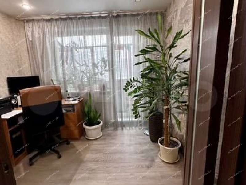 четырёхкомнатная квартира на улице Строкина дом 19