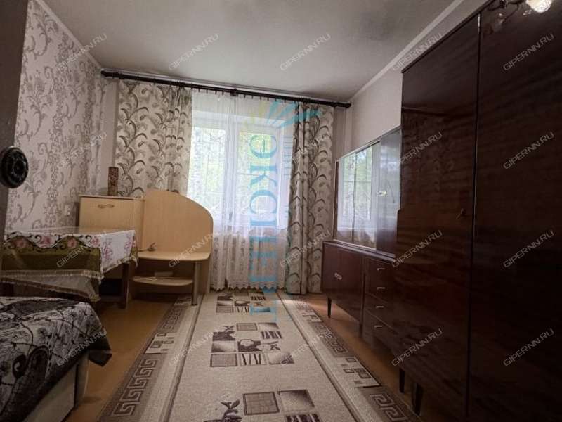 трёхкомнатная квартира на улице Маршала Малиновского дом 10