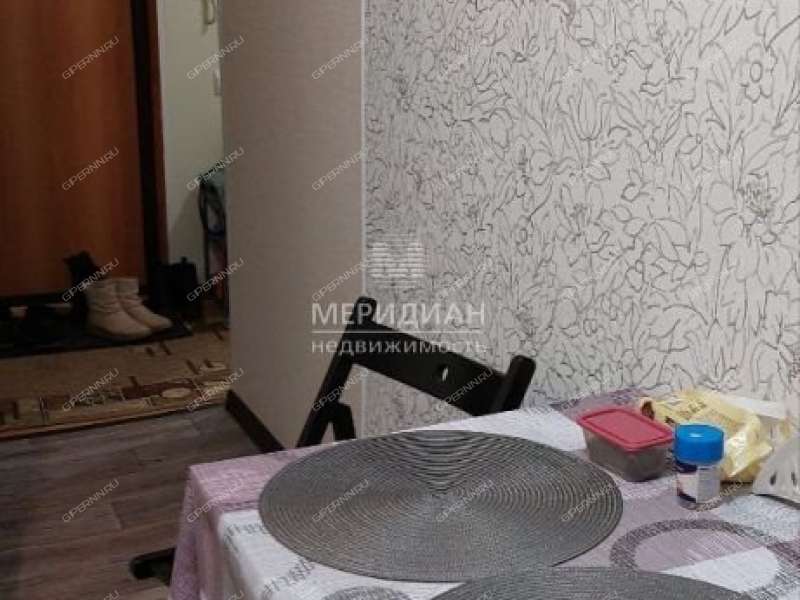 трёхкомнатная квартира на улице Героя Шнитникова дом 20