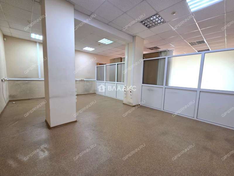 здание под офис, торговую площадь на Деловой улице