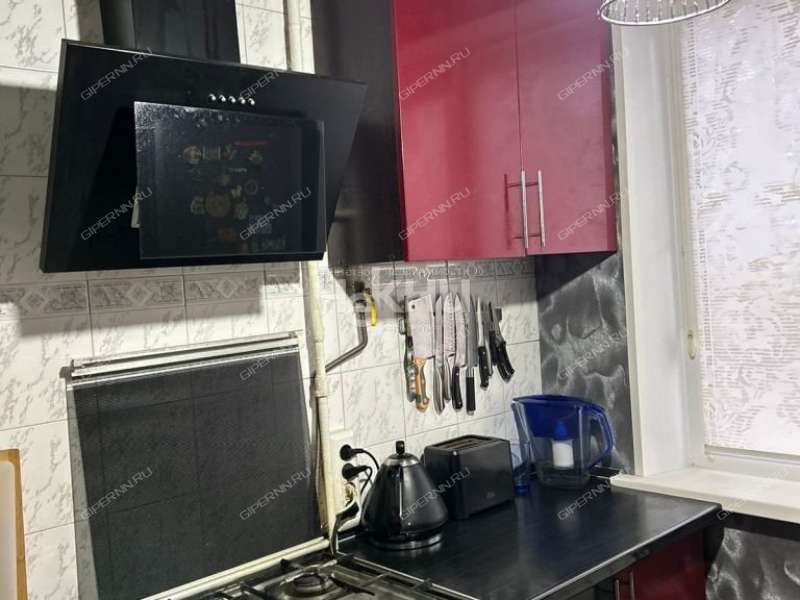 четырёхкомнатная квартира на улице Бурденко дом 19