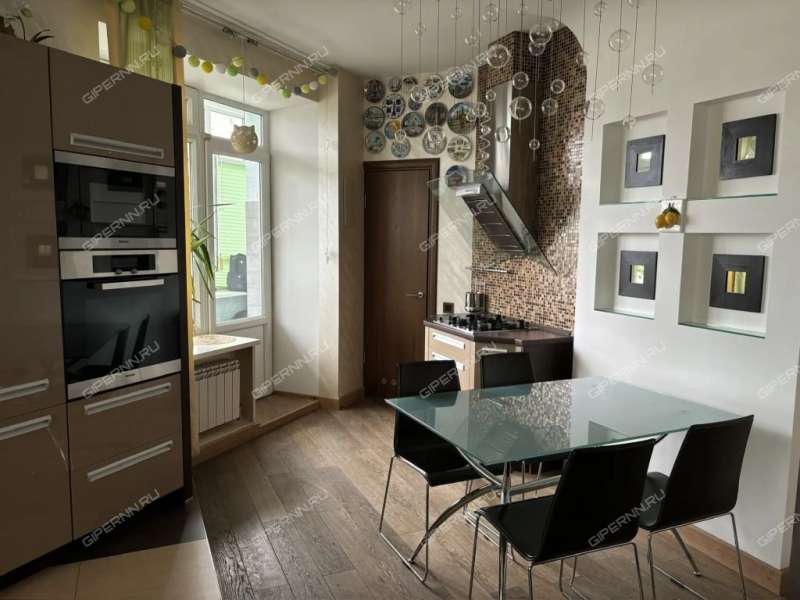 четырёхкомнатная квартира на Новой улице дом 32