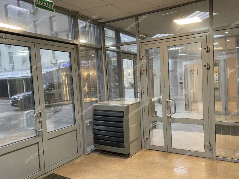 помещение под офис, торговую площадь на улице Ульянова