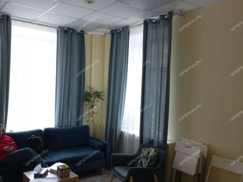 помещение под офис, торговую площадь на улице Минина