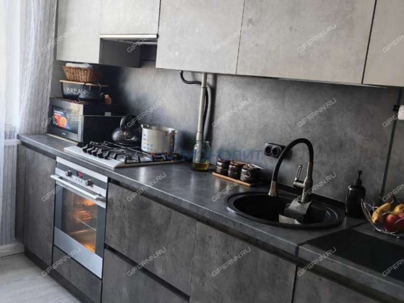 трёхкомнатная квартира на улице Коминтерна дом 16