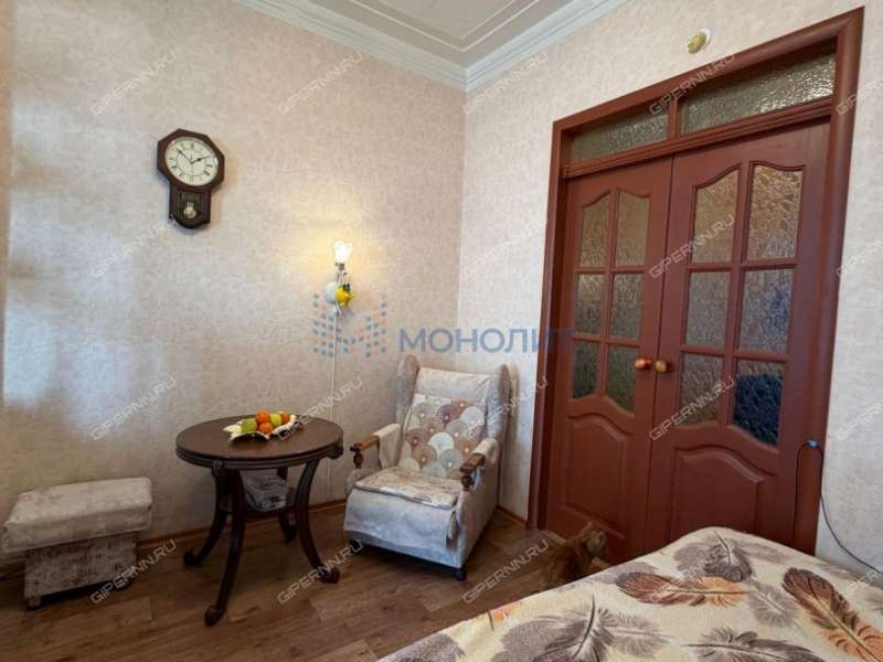 трёхкомнатная квартира на улице Страж Революции дом 4