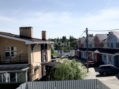taunhaus-derevnya-frolovskoe-kstovskiy-rayon фото
