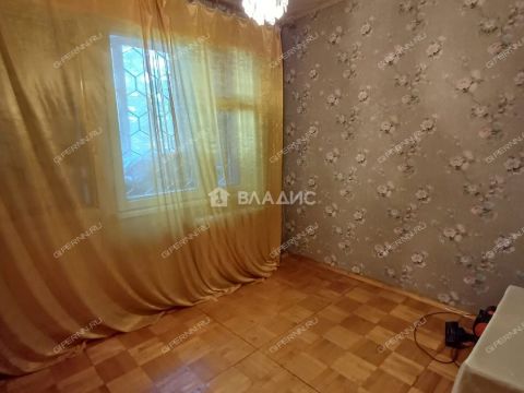 3-komnatnaya-ul-verhnepecherskaya-d-4 фото