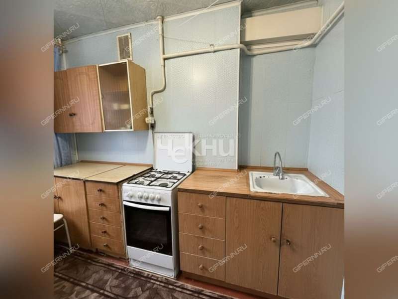 трёхкомнатная квартира на улице Тропинина дом 12