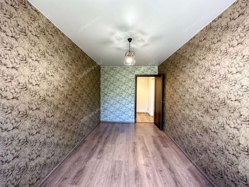 трёхкомнатная квартира на улице Юлиуса Фучика дом 39