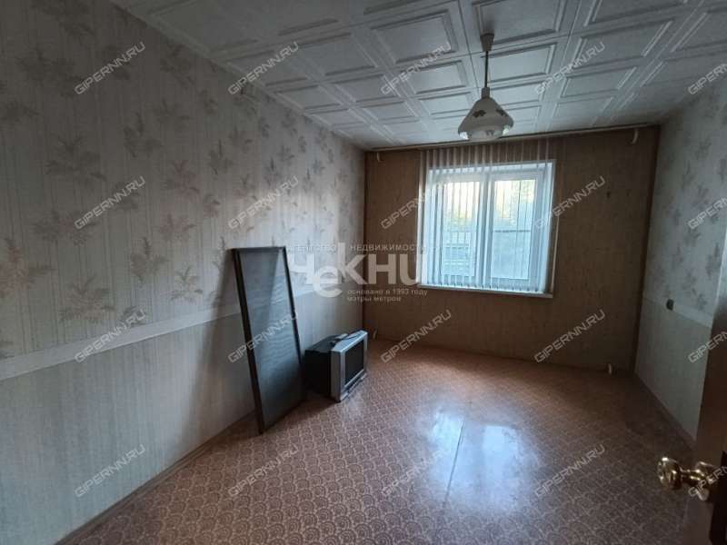 трёхкомнатная квартира на улице Красных Зорь дом 23