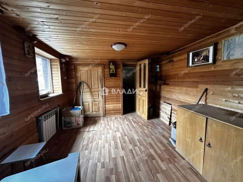 дом на улице Зеленкина село Безводное