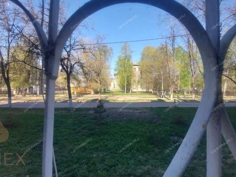 трёхкомнатная квартира на проспекте Кирова дом 29