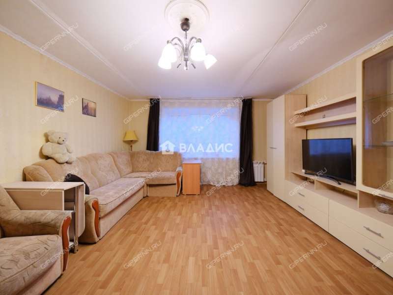 трёхкомнатная квартира на улице Шаляпина дом 15