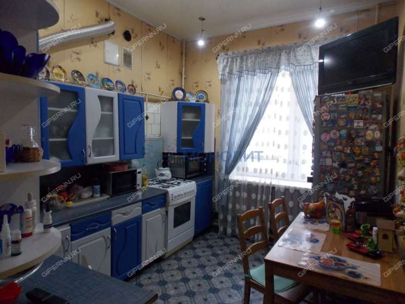 трёхкомнатная квартира на Новосоветской улице дом 13