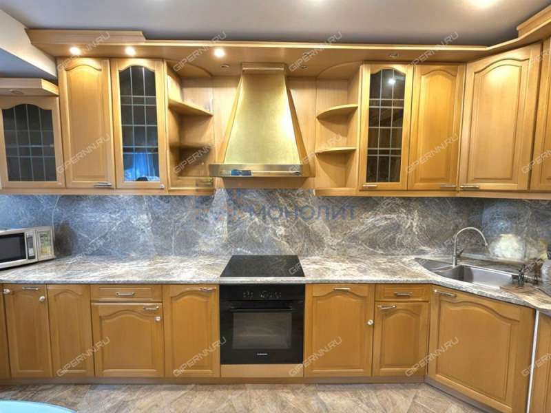 четырёхкомнатная квартира на улице Воровского дом 13/57а