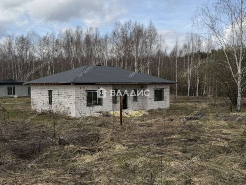 дом на улице Счастливая село Елховка