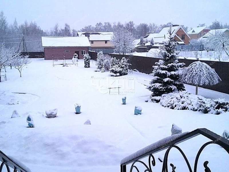 дом на Калухина село Великий Враг