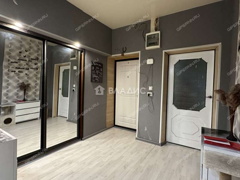 трёхкомнатная квартира на улице Буревестника дом 14