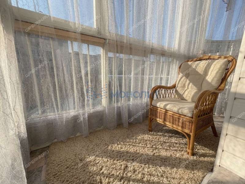 трёхкомнатная квартира на улице Страж Революции дом 4