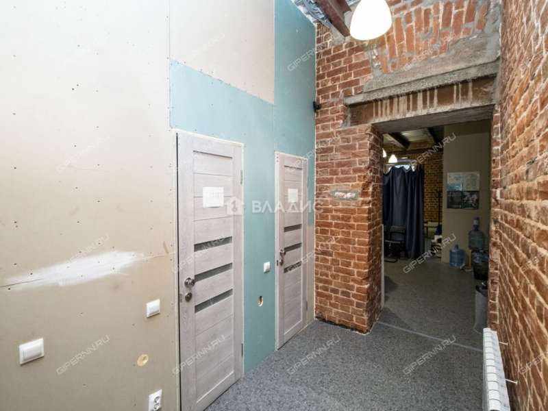 помещение под помещение свободного назначения на Большой Покровской улице