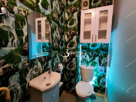 3-komnatnaya-ul-vyatskaya-d-1 фото