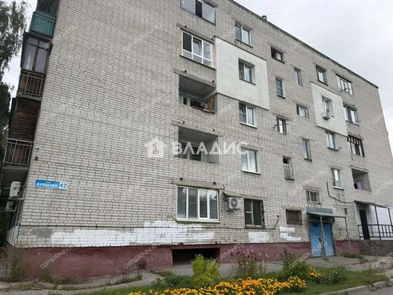 комната в доме 42 на улице Бурденко