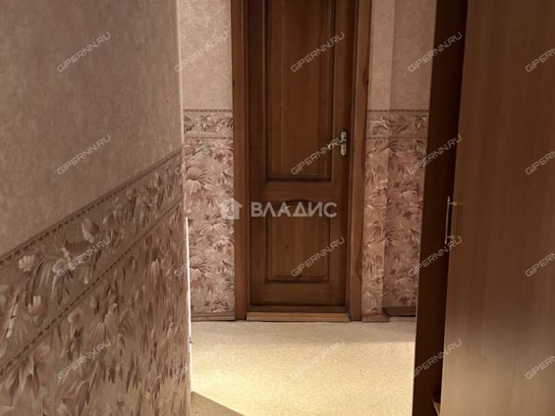 трёхкомнатная квартира на улице Верхнепечёрская дом 4