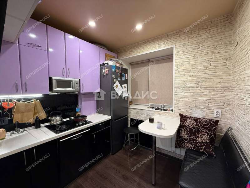 трёхкомнатная квартира на улице Федосеенко дом 79