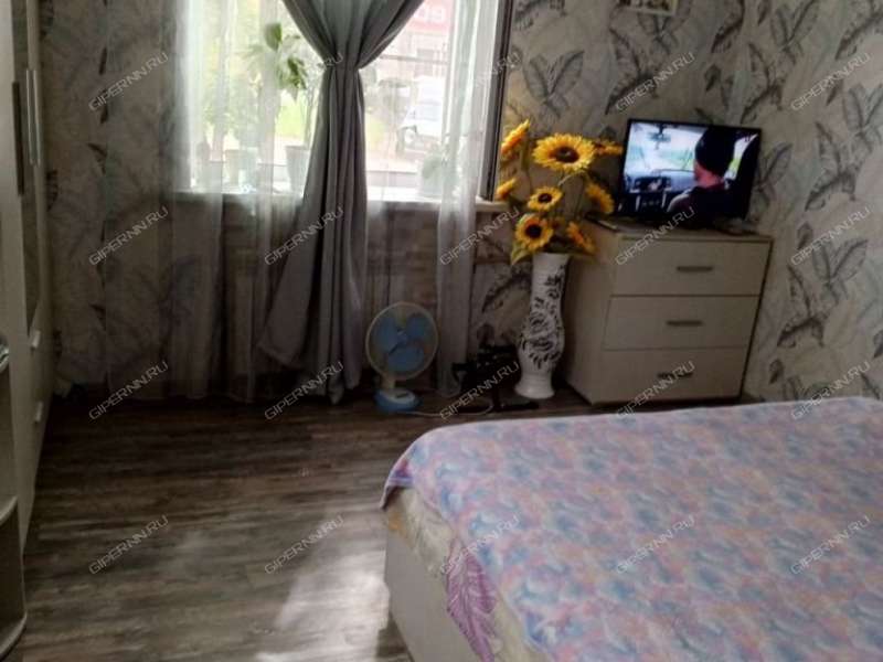 трёхкомнатная квартира на улице Героя Советского Союза Поющева дом 15