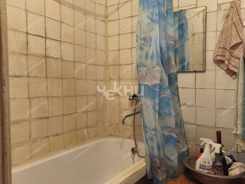 трёхкомнатная квартира в 6-м микрорайоне дом 21